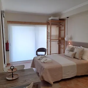  Apartment Cantinho Do